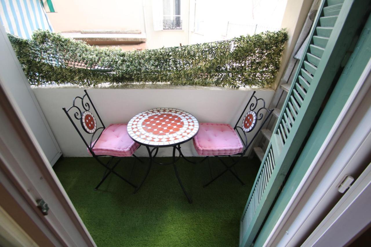 Comté de Nice Centre Extérieur photo